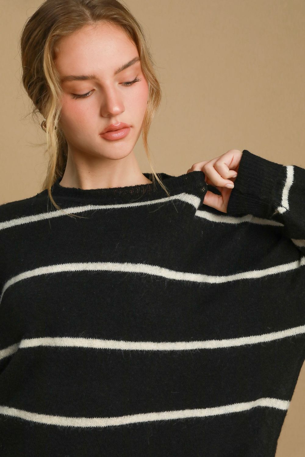 Umgee Oversized Striped Rib Knit Round Neck Tunic Sweater in Black / Cream Beige