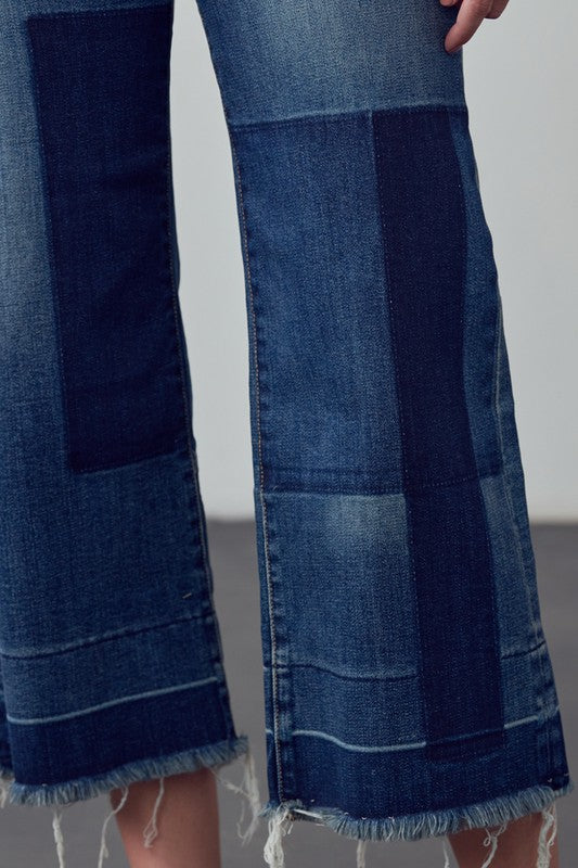 MID-RISE CROP FLARE JEANS