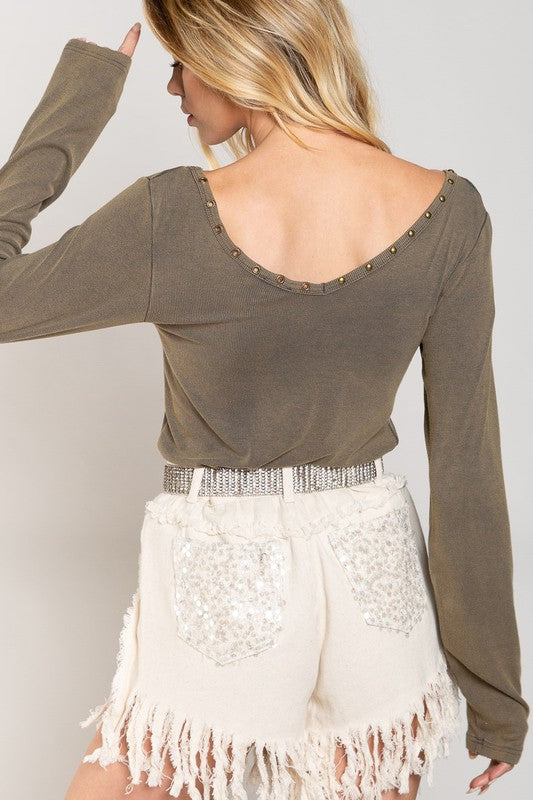 POL Studded Ribbed V-Neck Top