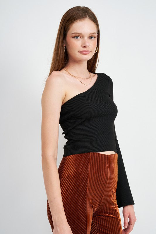 EMORY PARK ONE SHOULDER FLARED SLEEVE TOP