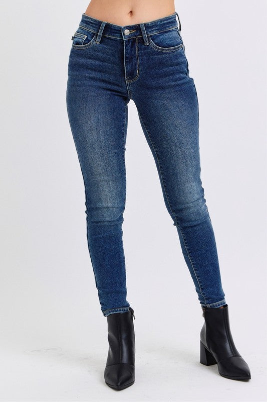 Judy Blue Full Size Mid Rise Skinny Jeans with Pockets in Dark Wash Blue