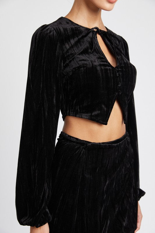 EMORY PARK LONG SLEEVE KEYHOLE VELVET CROP TOP IN 2 COLORS