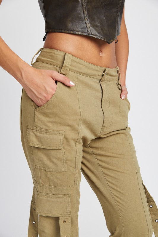 EMORY PARK LOW WAIST CARGO FLARED PANTS