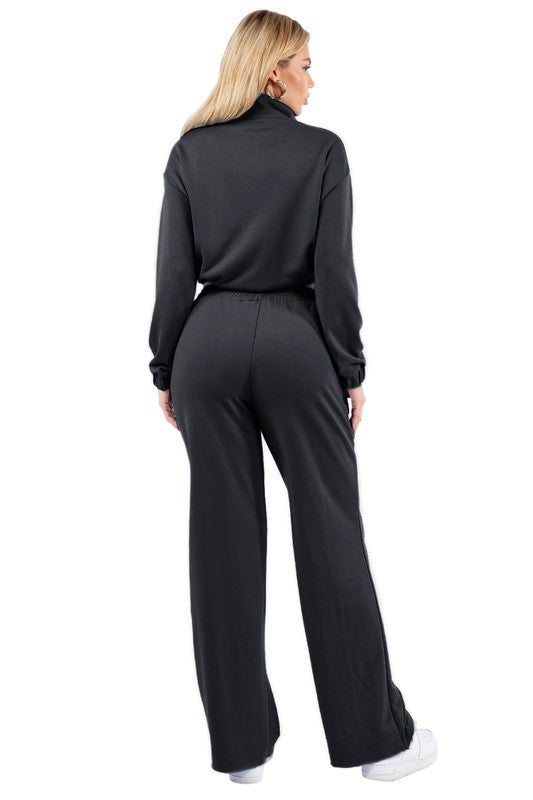 BY CLAUDE TWO PIECE LONG SLEEVE ZIP CROP TOP AND PANTS SWEATSUIT