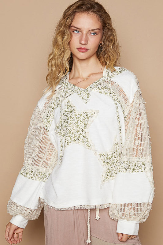 POL Star Patch Lace Sleeve V-Neck Hoodie Top in Ivory Multi