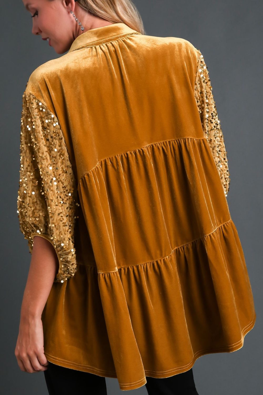 Umgee Sequin Detail Tiered Velvet V-Neck Top in Gold Mustard NWT