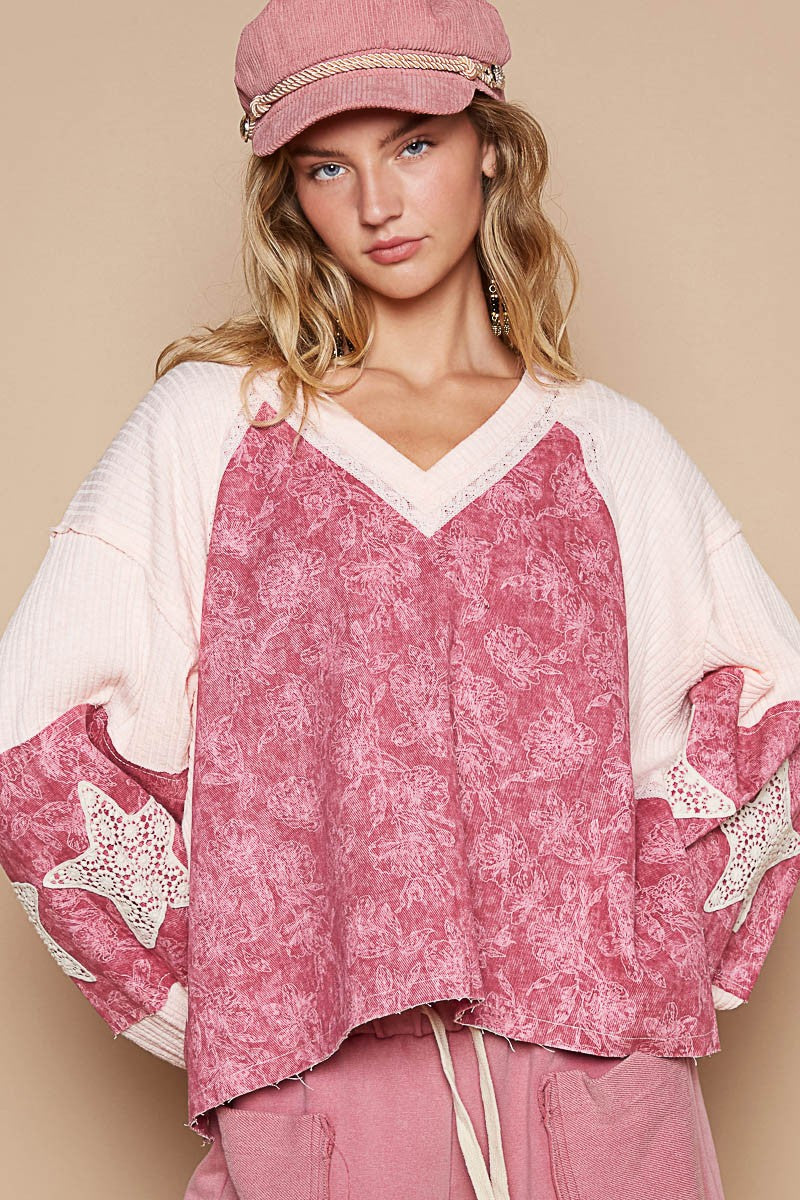 POL Lace Detail Floral Pattern V Neck Top in Blush/Berry Multi