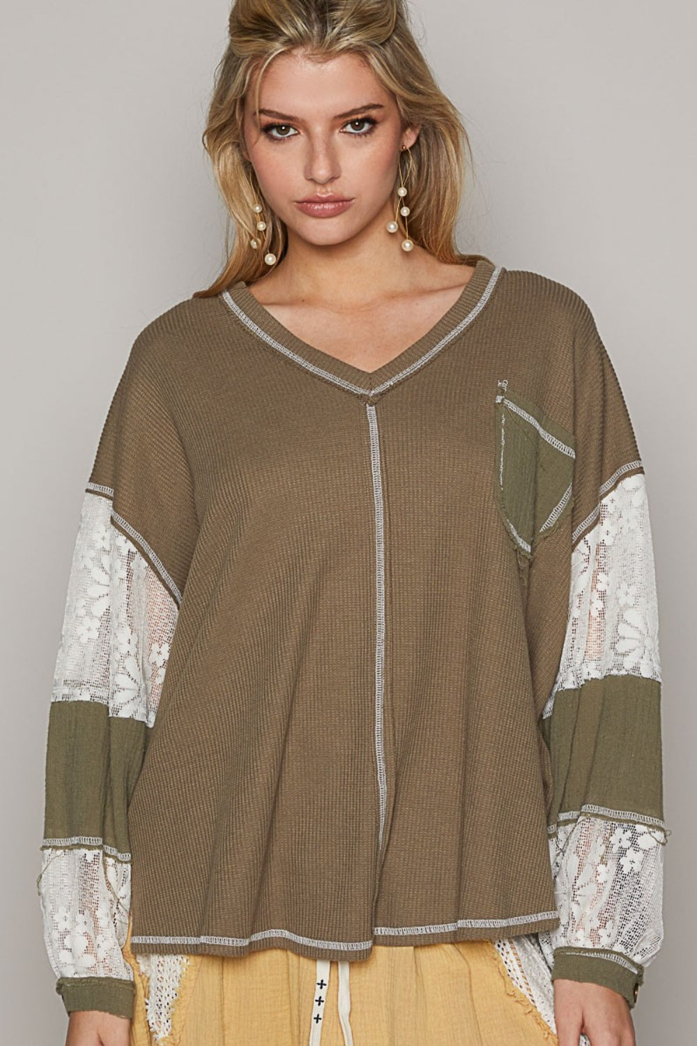 POL Mixed Knit & Lace V-Neck Top in Khaki Olive