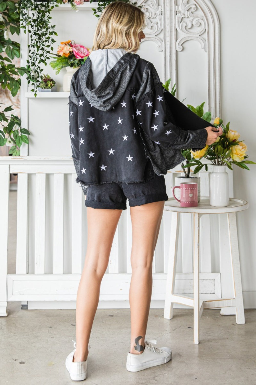 Veveret Star Embroidered Raw Hem Hooded Denim Jacket in Black