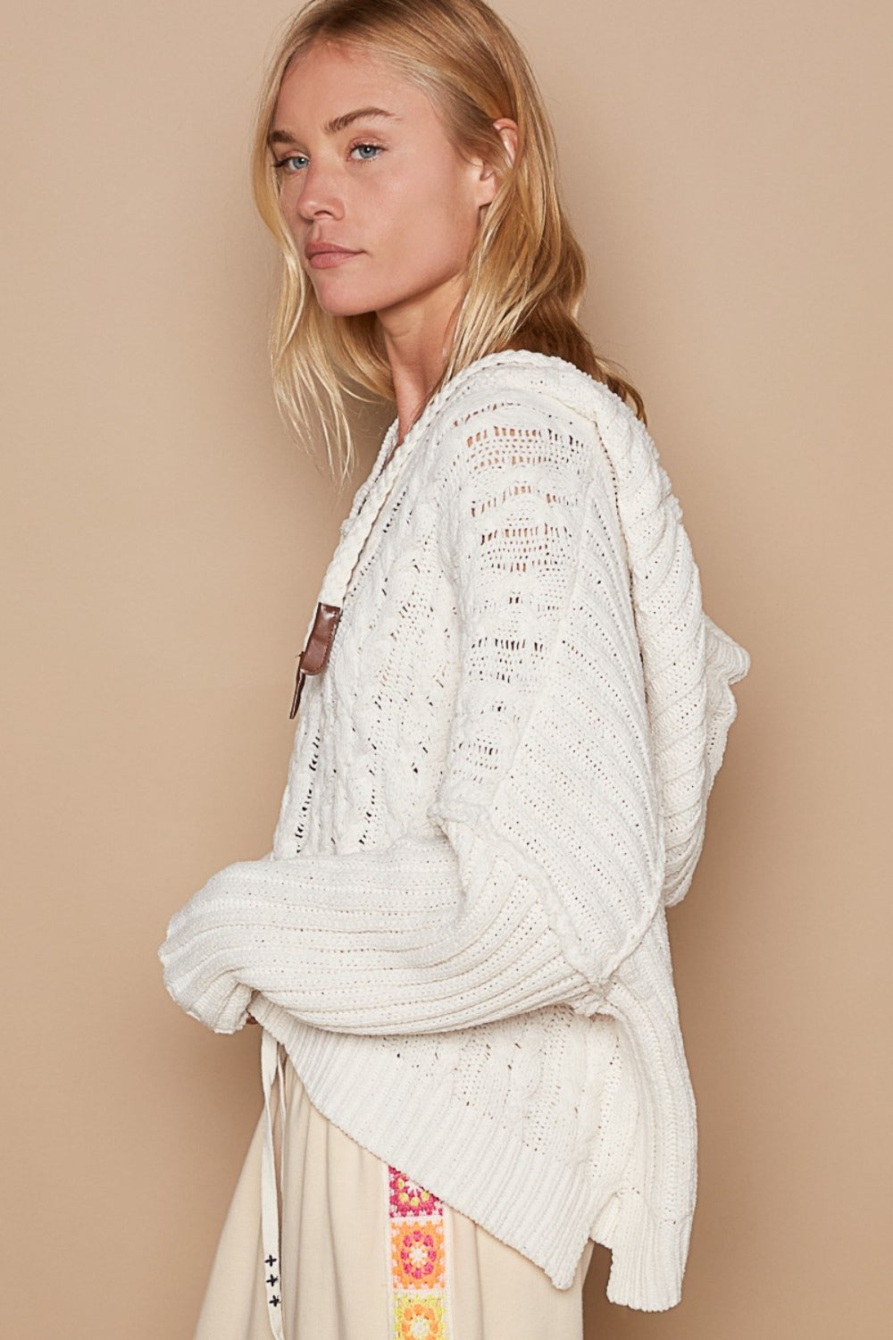 POL High Low Hem Hooded Cable-Knit Sweater in Cream Relaxed Fit Drawstring