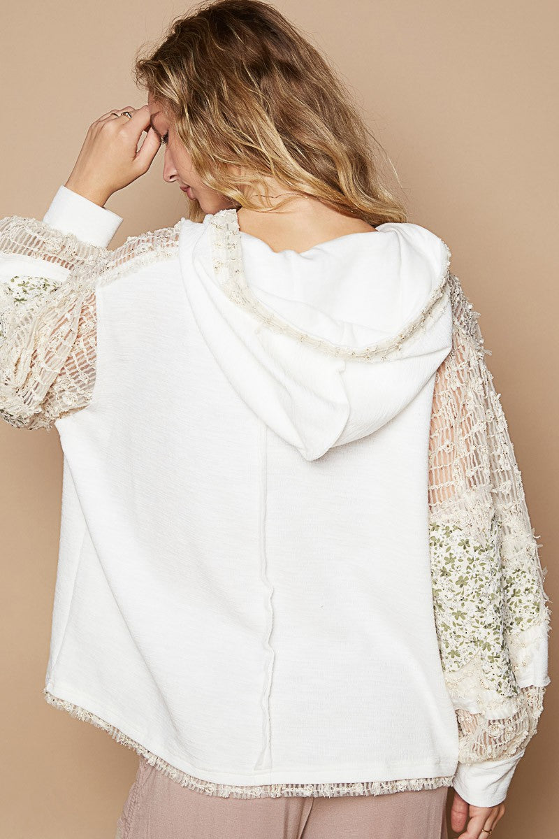 POL Star Patch Lace Sleeve V-Neck Hoodie Top in Ivory Multi