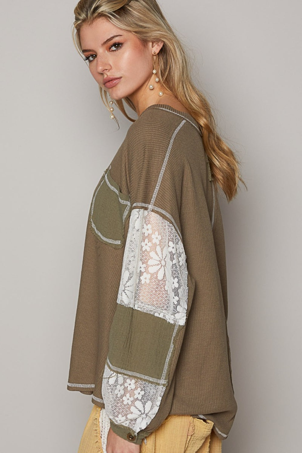 POL Mixed Knit & Lace V-Neck Top in Khaki Olive